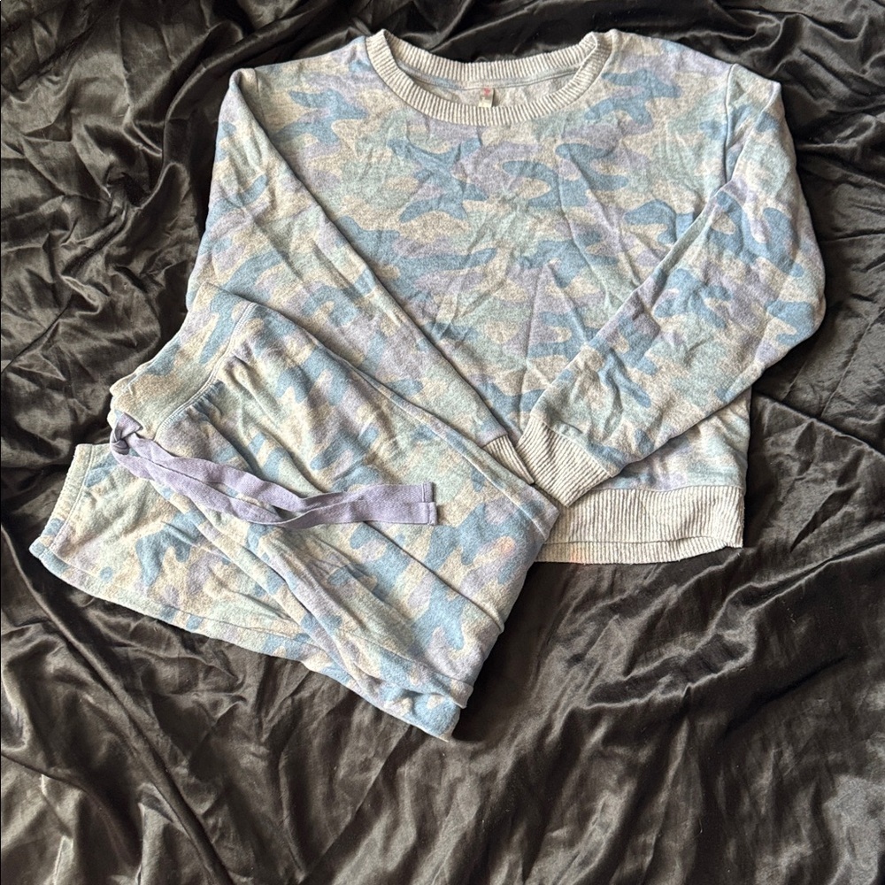 Blue and Gray Camouflage Sweater and Pants Set